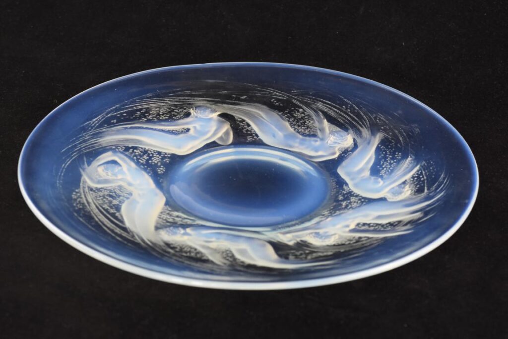 Rne Lalique opalescent glass Ondines plate