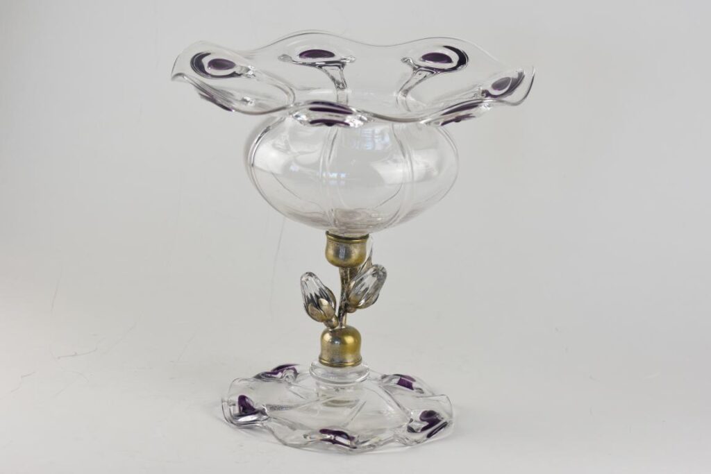 Stuart and Co Stourbridge glass centrepiece with amethyst Peacock trails