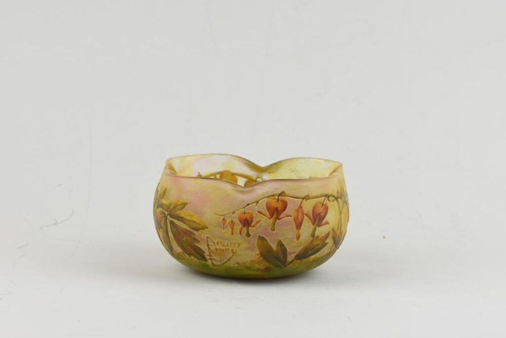 ecole de Nancy daum cameo and enamelled glass bowl decorated with flowers